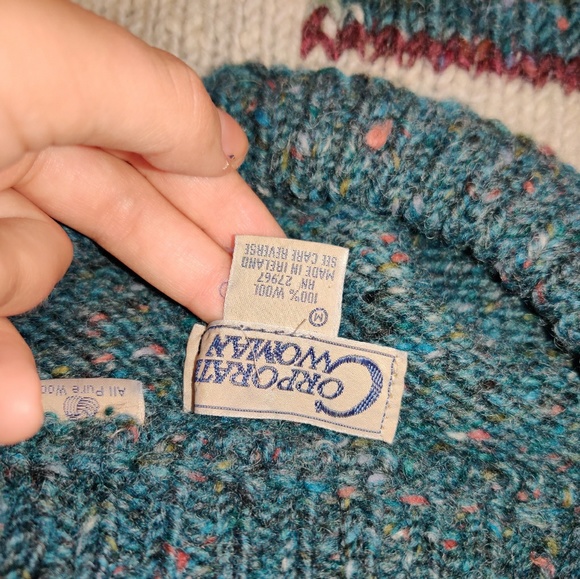 Vintage plaid 100% wool sweater, perfect for fall - Picture 4 of 4